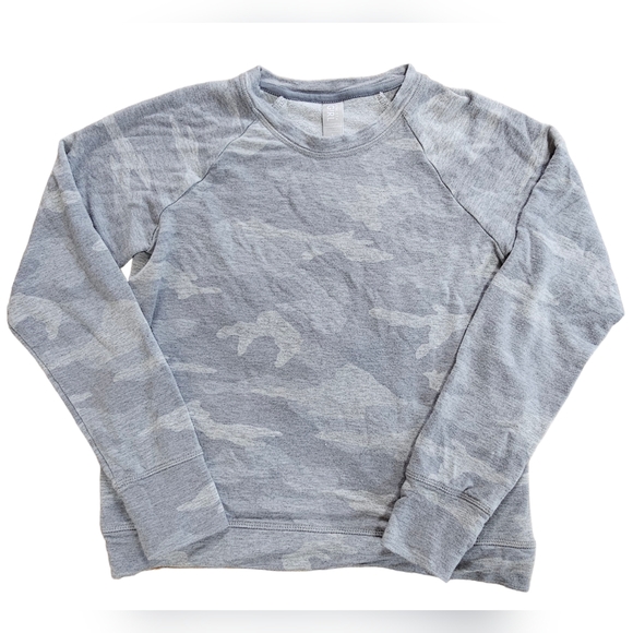 ATHLETA GIRL COZY CROSS YOUR FINGERS SWEATSHIRT Grey Heather Camo, size 12 - Picture 3 of 10
